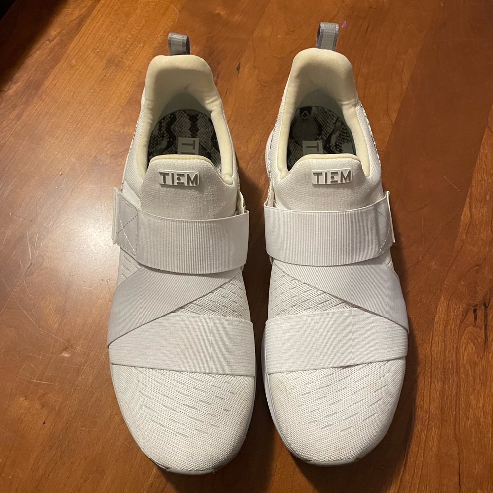 TIEM Core Latus women’s size 10 sneakers white